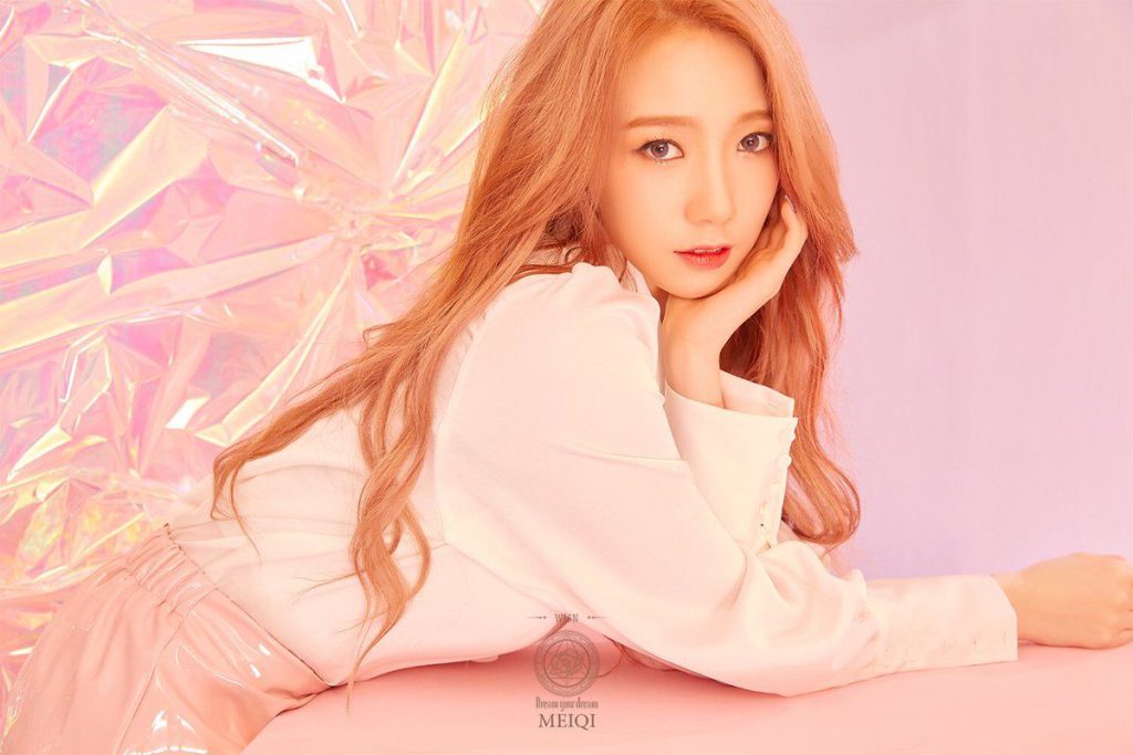 WJSN (우주소녀) Mei Qi