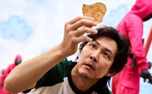 Squid Game (오징어 게임) แคะน้ำตาล ทัลโกน่า