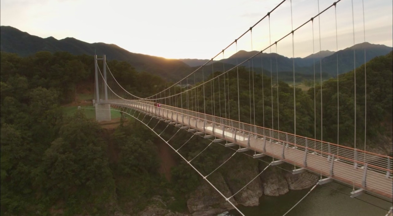 What's Wrong with Secretary Kim ฉากสะพาน Pocheon Hantan River Sky Bridge