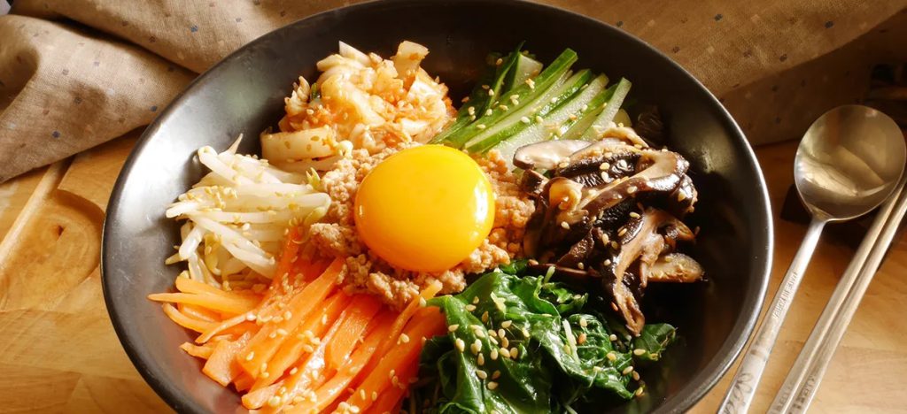 บิบิมบับ Bibimbap (비빔밥)