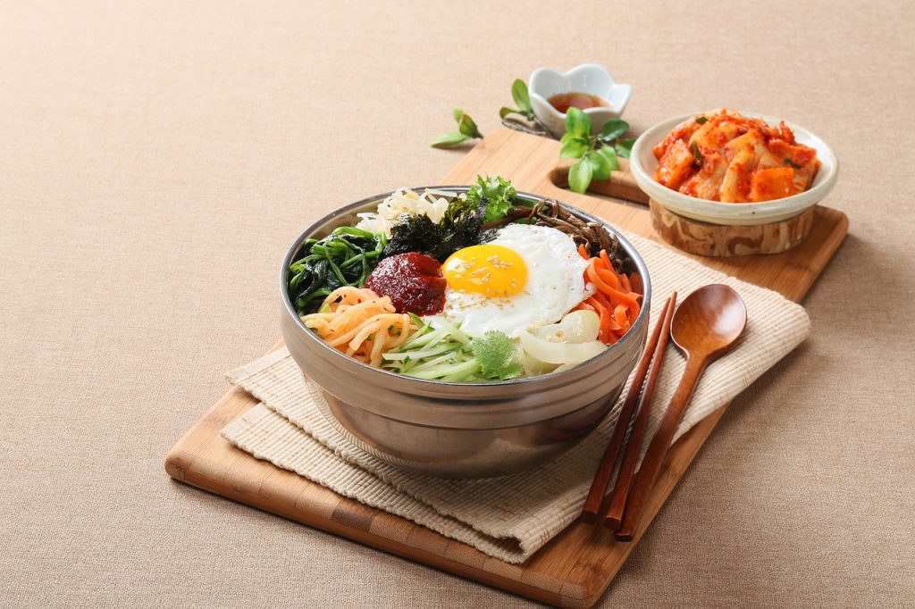 บิบิมบับ Bibimbap (비빔밥)