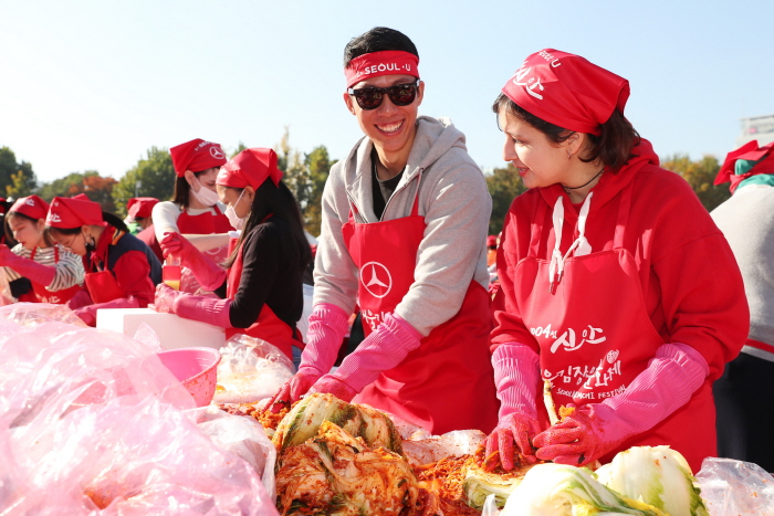 เทศกาลกิมจิโลกกวางจู Gwangju World Kimchi Festival (광주세계김치축제)